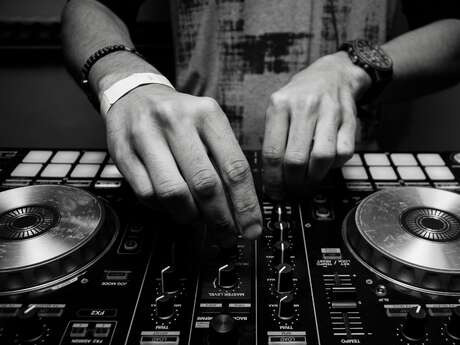 NOËL MAGIQUE AVEC DJ FRANCK KF