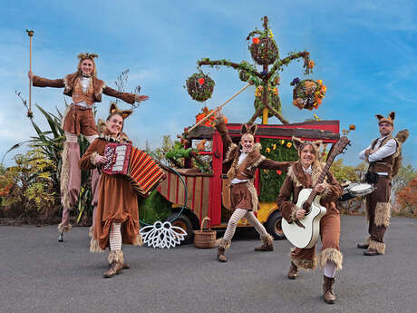 EN ATTENDANT LE PÈRE NOËL