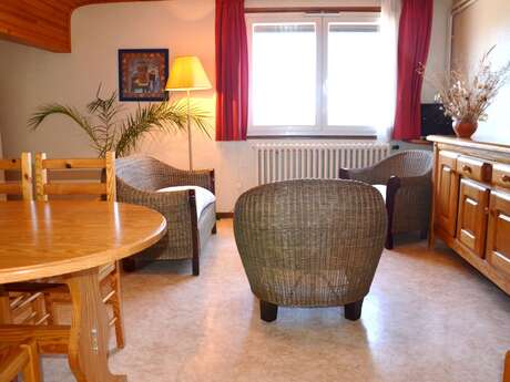 GRAND APPARTEMENT CONFORTABLE DANS PETITE RÉSIDENCE PRIVÉE