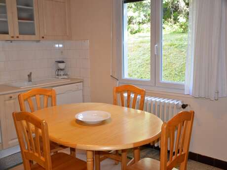 APPARTEMENT DANS PETITE RÉSIDENCE FAMILIALE