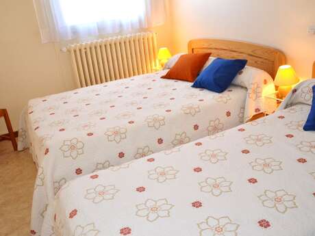 APPARTEMENT PLEIN SUD, CONFORTABLE ET SPATIEUX DANS PETITE RÉSIDENCE