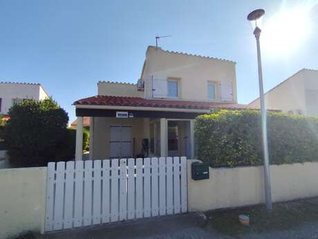 JOLIE VILLA INDEPENDANTE TOUT CONFORT DANS QUARTIER CALME T3