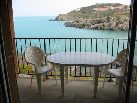 LOCATION CHARLES - LES ROCHES BLEUES