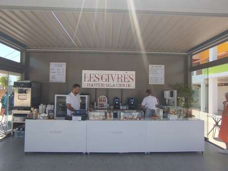 LES GIVRES