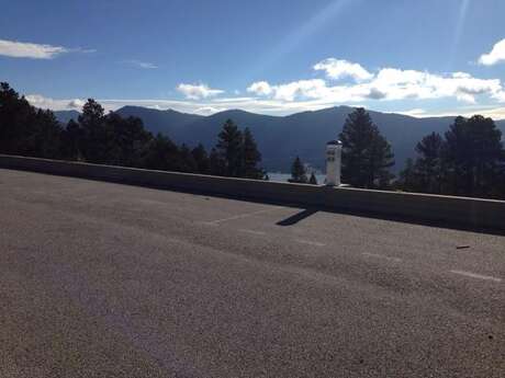 AIRE DE STATIONNEMENT CAMPING CAR