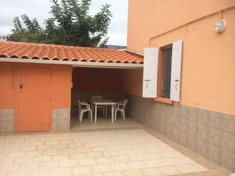 STUDIO VERT CÔTÉ DROIT RDC MAISON - 3 PERS