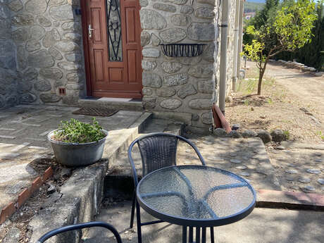 GÎTE 2 PIÈCES AVEC JARDIN, VUE SUR PYRÉNÉES