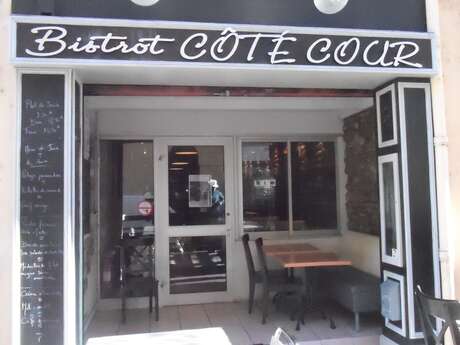 LE  BISTROT COTE COUR