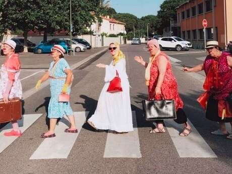 LES TATAZZ EN VOYAGE À BERGERAC - "AU THÉÂTRE... ÇA ME DIT !"