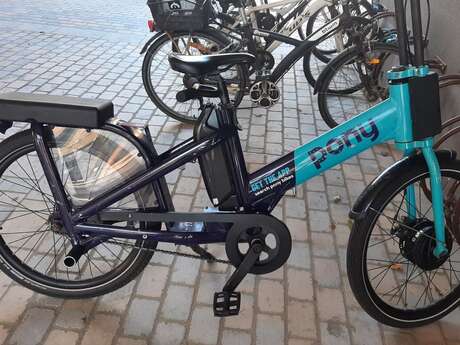 LOCATION DE VÉLO ÉLECTRIQUE PONY - VILLAGE