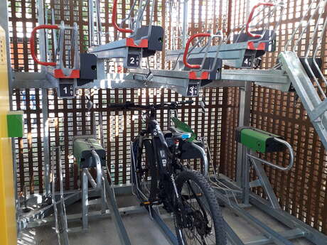 AIRE DE REPOS ET SERVICES VÉLOS