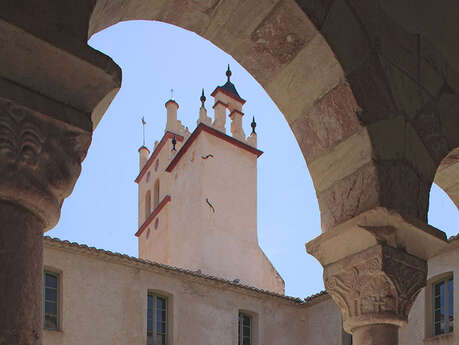 VISITE DE L'ABBAYE DE SAINT-GENIS-DES-FONTAINES