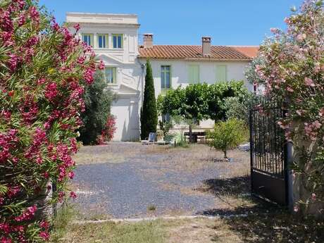 DOMAINE LE MAS DES MARBRES SAUVAGES 14 PERS. AU VILLAGE