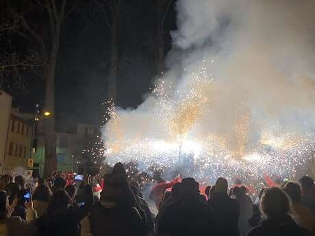 DÉAMBULATION DU CORREFOC AVEC « ELS DIABLES DEL RIBÉRAL »