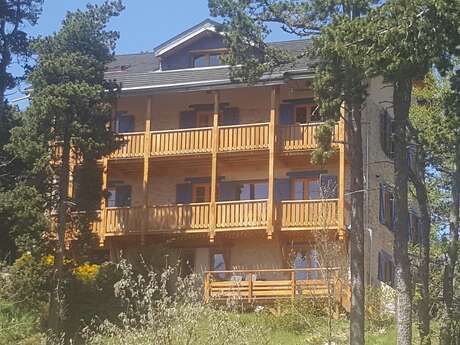 LE CHALET DE L'ÉCUREUIL BLEU