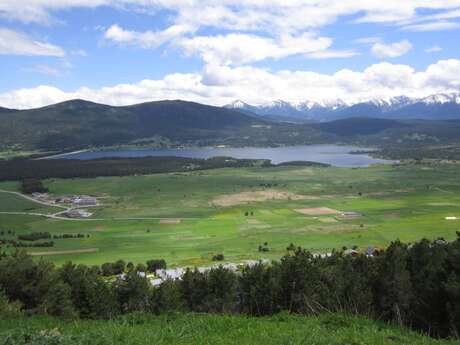 TOUR DU LAC DE MATEMALE (VTT 10)