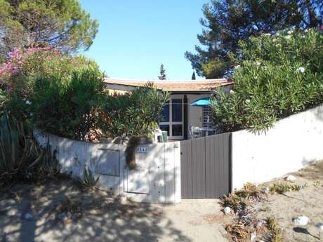 VILLA ORIGINALE BORD DE MER