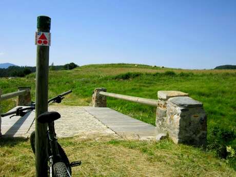 TOUR DU LAC DE PUYVALADOR (VTT 12)