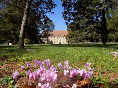 Parc des Ecuries du château de Chaumont en Charolais