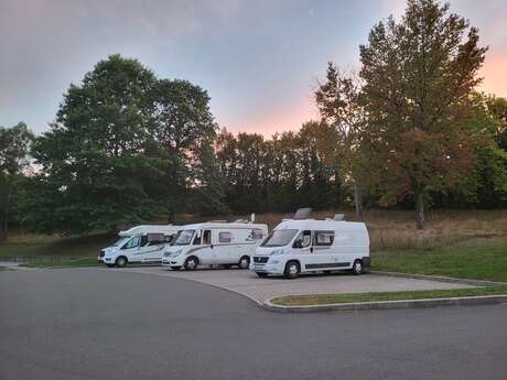 BORNE DE SERVICE CAMPING-CAR