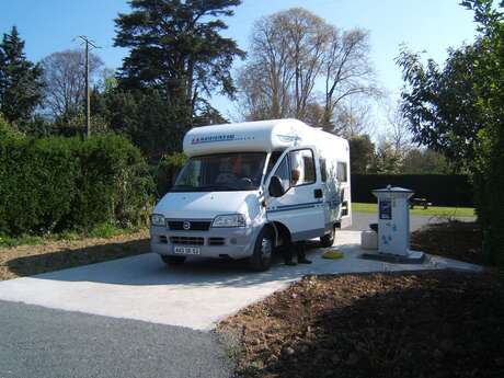 AIRE DE SERVICE CAMPING-CARS