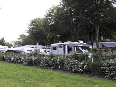 AIRE DE CAMPING-CAR CAMPING LE PARC DE VAUX