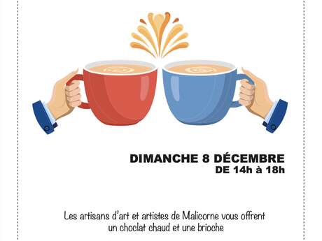 Chocolat chaud et brioches accompagnées d'une démonstration de peinture sur porcelaine