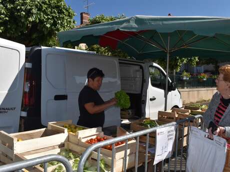 MARCHÉ À MOUILLERON ST GERMAIN