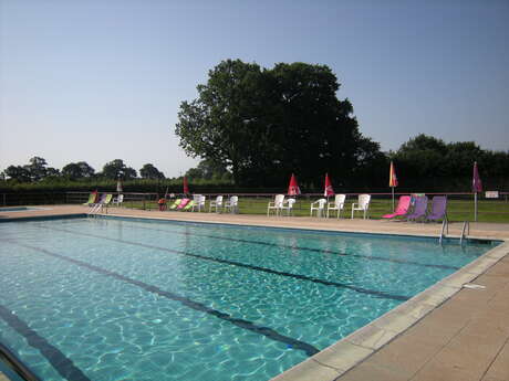 PISCINE DE SAINT CHARLES LA FORET