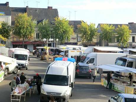 MARCHÉ DE RENAZÉ