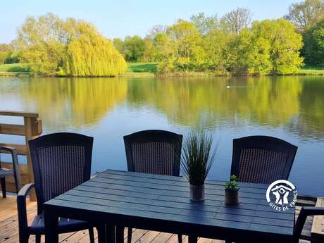 CHALET LA CARPE, LES PIEDS DANS L'EAU, 5-7 PERS