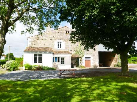 Chez pépé, Maison familiale au cœur du Marais Poitevin, IDEAL pour la pêche