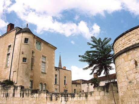 JEP - L'hôtel Gobin et la fontaine des Quatre-Tias