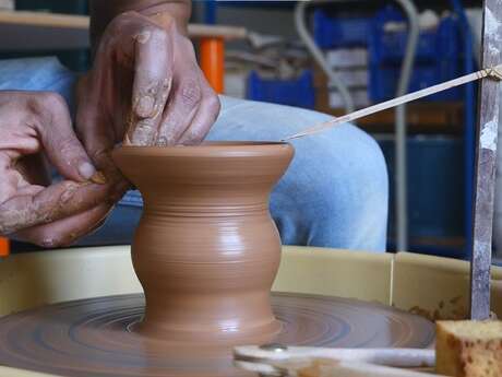 Démonstration d'artisan au musée