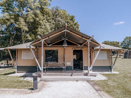 Family lodge tent