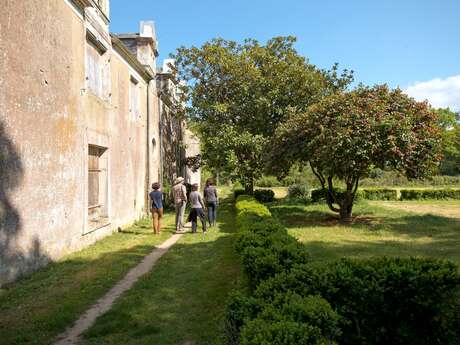 JARDIN DU CHÂTEAU DE L'ESCURAYS