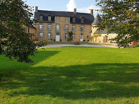 GÎTE DE GROUPE - LE MANOIR DES LOGES