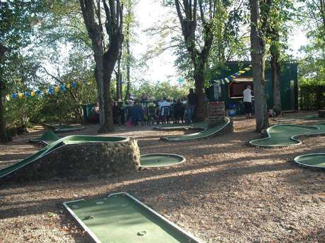 Beaumont-sur-Sarthe minigolf