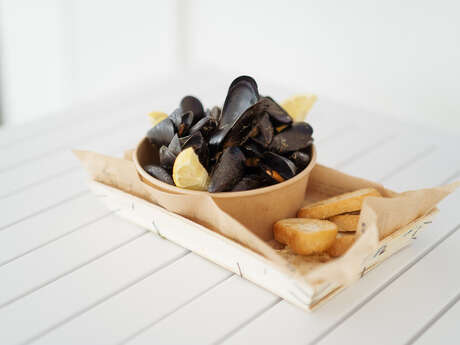 Vide-grenier et moules-frites - Combrée