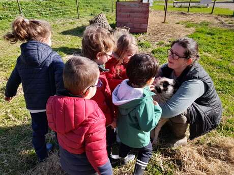 Atelier beurre à la Ferme aux 5 Chemins - Le Bourg-d'Iré