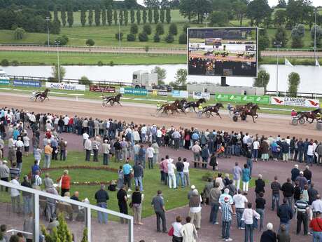 Industrielle Attitude : Hippodrome