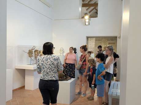 Déambulation contée et commentée avec Claire Guillermin au musée Jules Desbois à Parçay-les-Pins