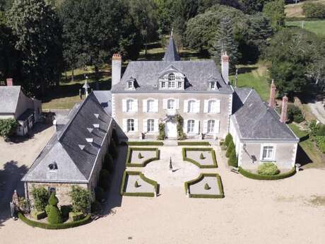 CHAMBRES D'HÔTES AU CHÂTEAU DE LA MONTCHEVALLERAIE