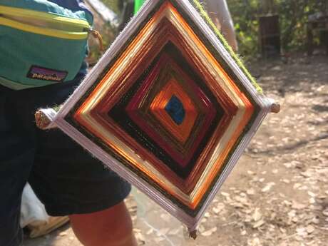 Atelier tissage Ojos de dios