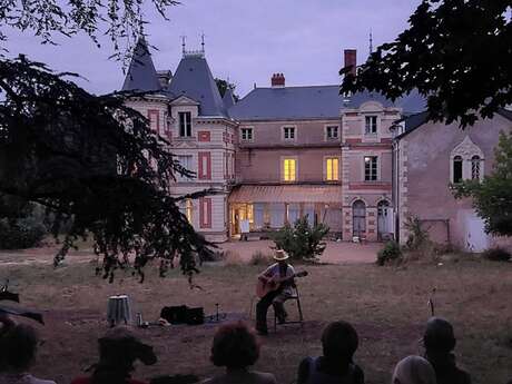 Échanges de savoirs et de savoir-faire (tout en langue française) au Château de Grésillon