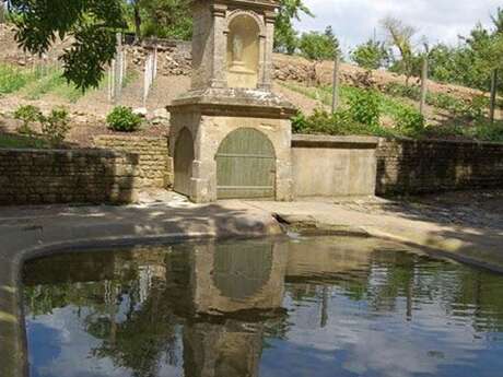 AIRE DE PIQUE-NIQUE - DE LA FONTAINE DE CHARZAIS