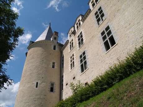 CHÂTEAU DE SAINTE-SUZANNE CHÂTEAU DE SAINTE-SUZANNE