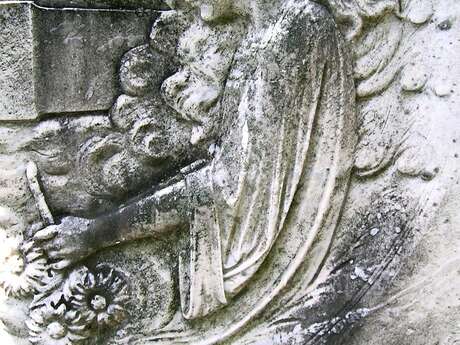 Le coin des enfants : Les secrets gravés dans la pierre !