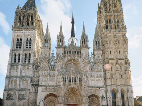 Une ville, des quartiers : Au sud de la Cathédrale : la Reconstruction