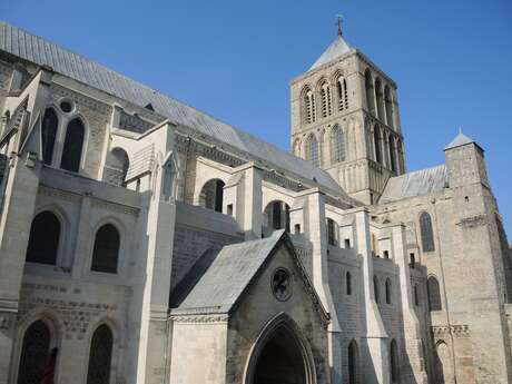 L'abbatiale de la Sainte-Trinité et ses secrets